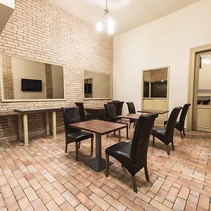 sous44.inbudapesthotels.com/